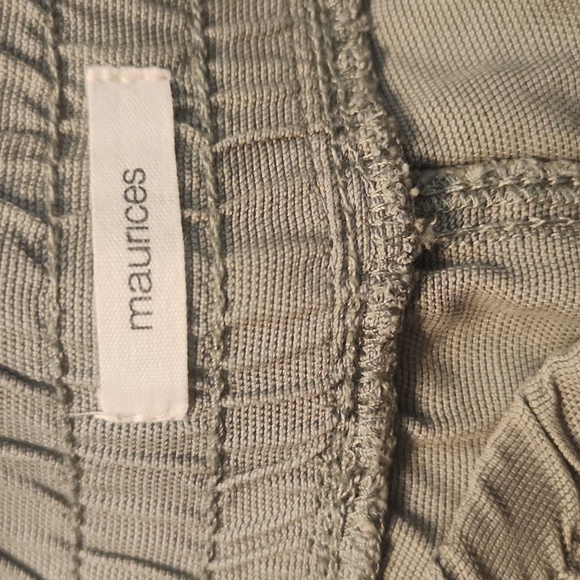 Maurices olive green shorts size medium - Picture 3 of 4